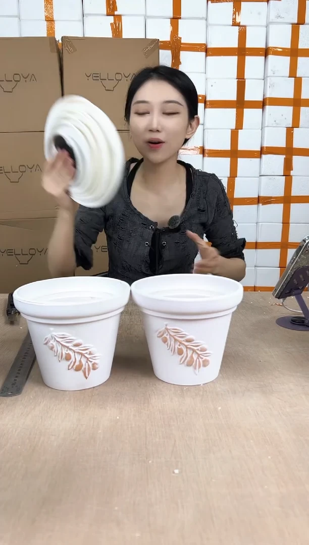红陶浮雕白16x13