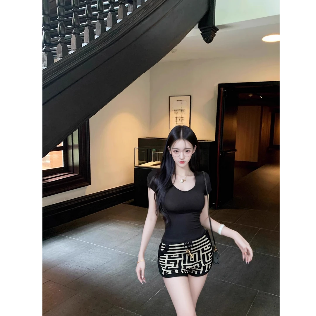 老钱风有质感抽绳设计气质高级感短裤子女夏季新款修身气质小短裤