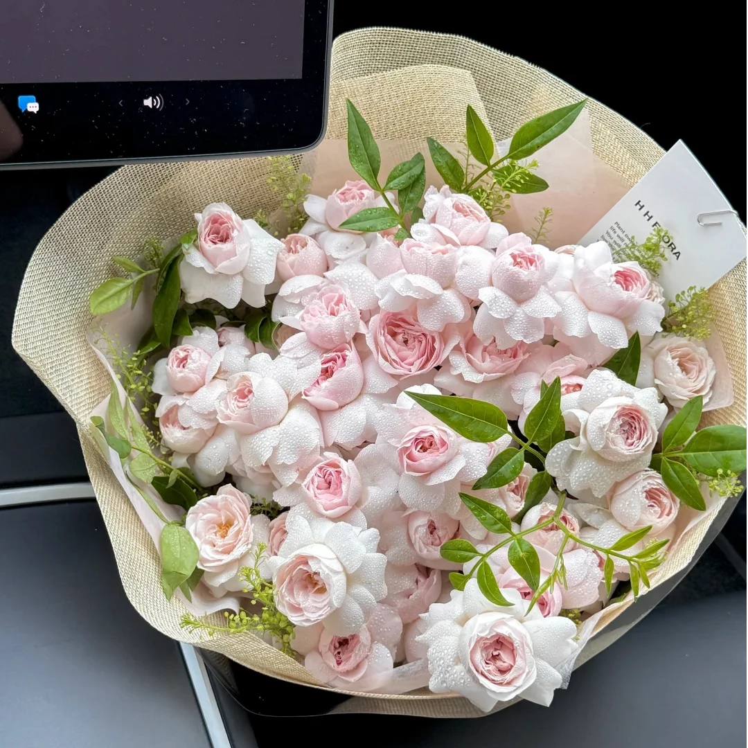 HH 片装彩麻布鲜花草席卷筒包装纱网 鲜花包装花店包装资材