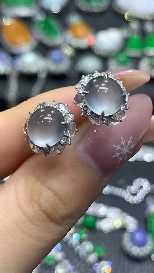 18K金镶嵌翡翠耳饰80