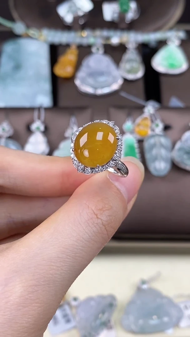 【闪购商品】翡翠戒指18K金镶嵌翡翠戒指