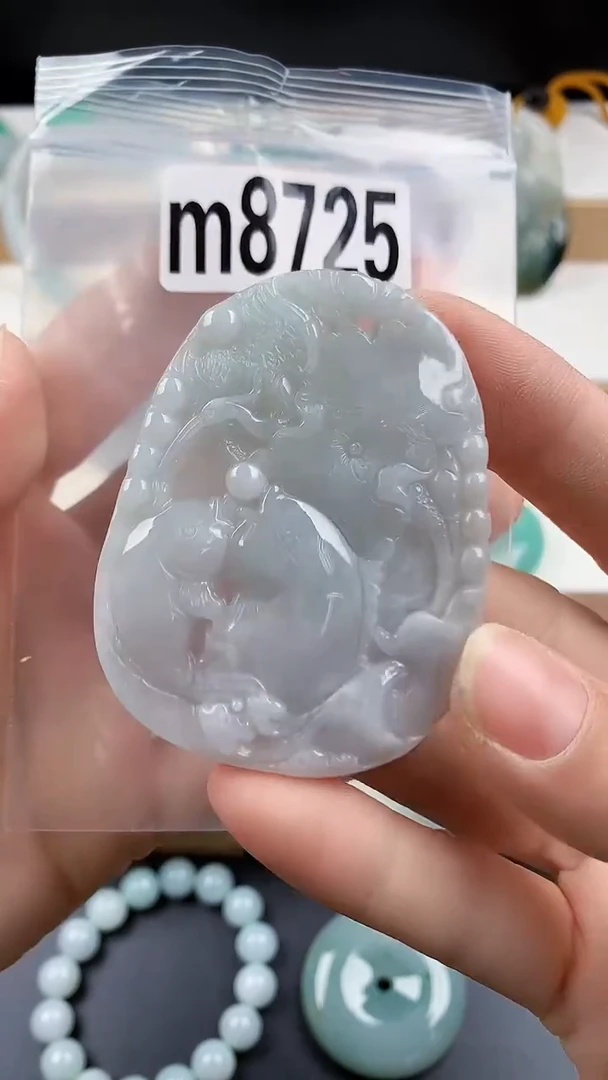 颈饰未镶嵌翡翠天然翡翠吊坠挂件