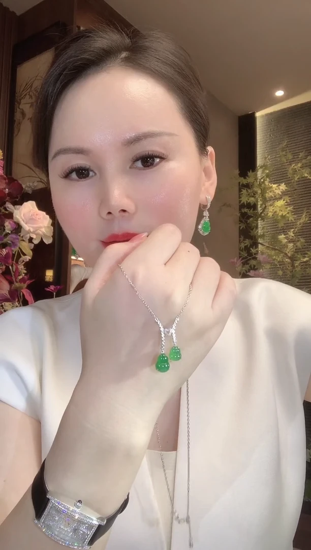 套链18K金镶嵌翡翠A37