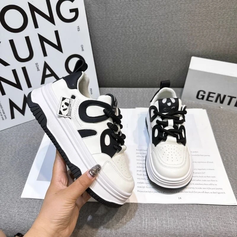 2025新款时尚厚底增高黑眼圈板鞋 春季时尚百搭休闲运动 学生