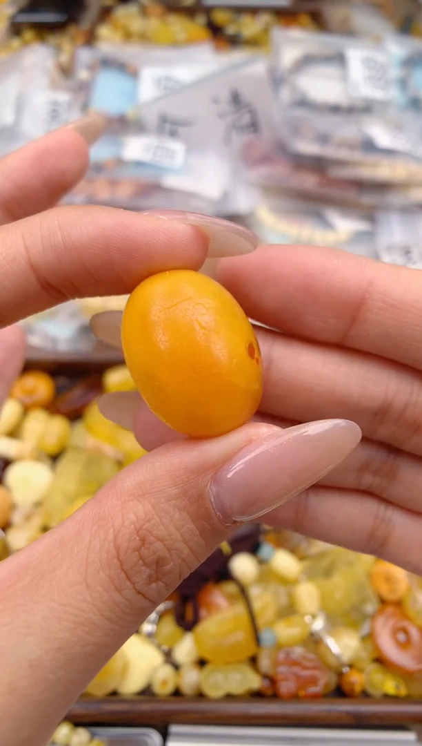 蜜蜡未镶嵌珠宝奇石23