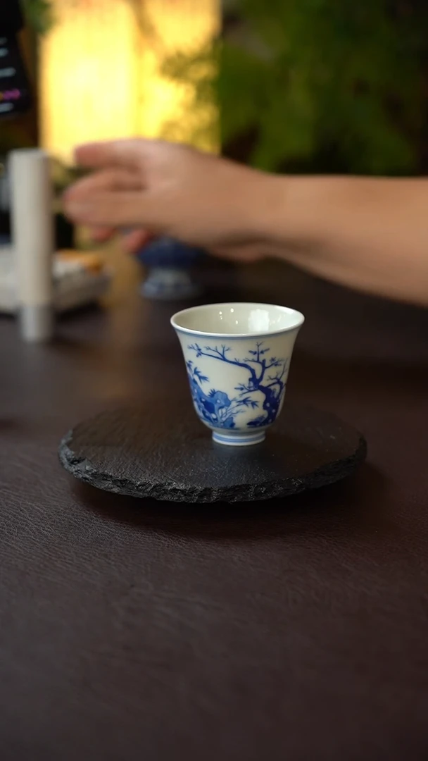 景德镇全手工手绘青花太湖石主人杯+收纳包