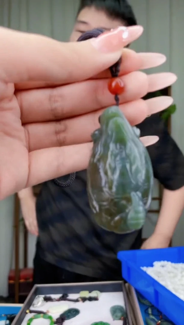 和田玉未镶嵌挂件拍一发一，多样性发货！