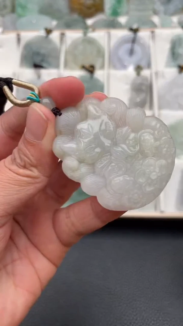 颈饰未镶嵌翡翠天然缅甸翡翠A货30