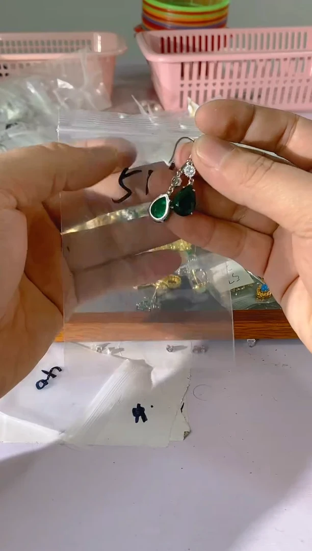 【闪购商品】水晶颈饰银S925镶嵌516红宝，蓝宝，多样性发一件赠链