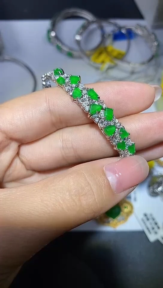 【闪购商品】翡翠手镯18K金镶嵌18k金手镯