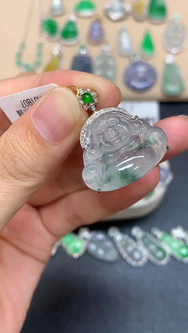 颈饰18K金镶嵌翡翠佛公【无服务费