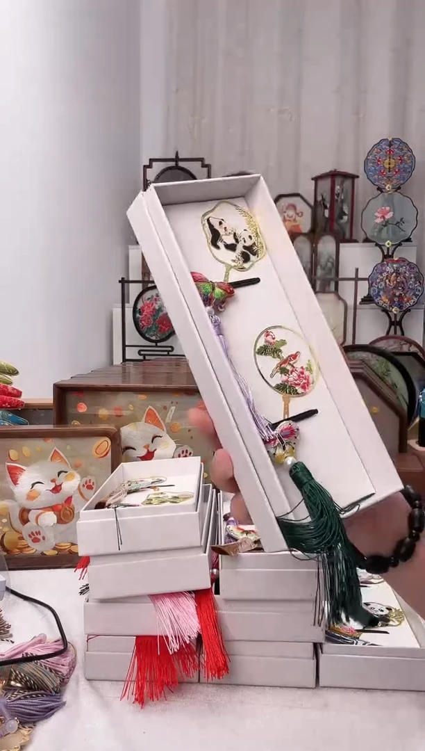 扇子苏绣作品手工精品书签