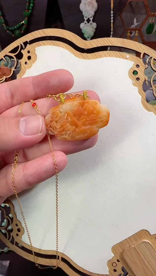 【闪购商品】翡翠颈饰未镶嵌牌子