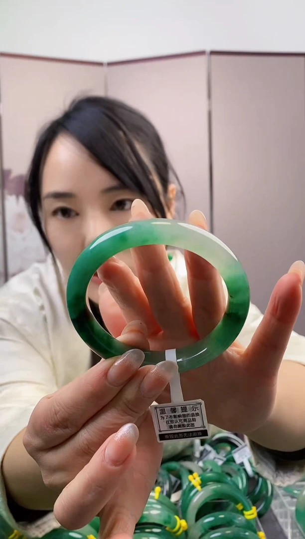 【闪购商品】石英质玉手镯未镶嵌15