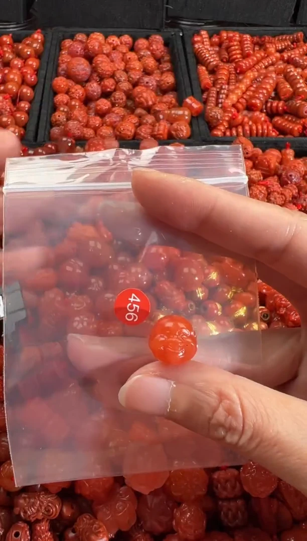 【闪购商品】南红玛瑙未镶嵌颈饰1