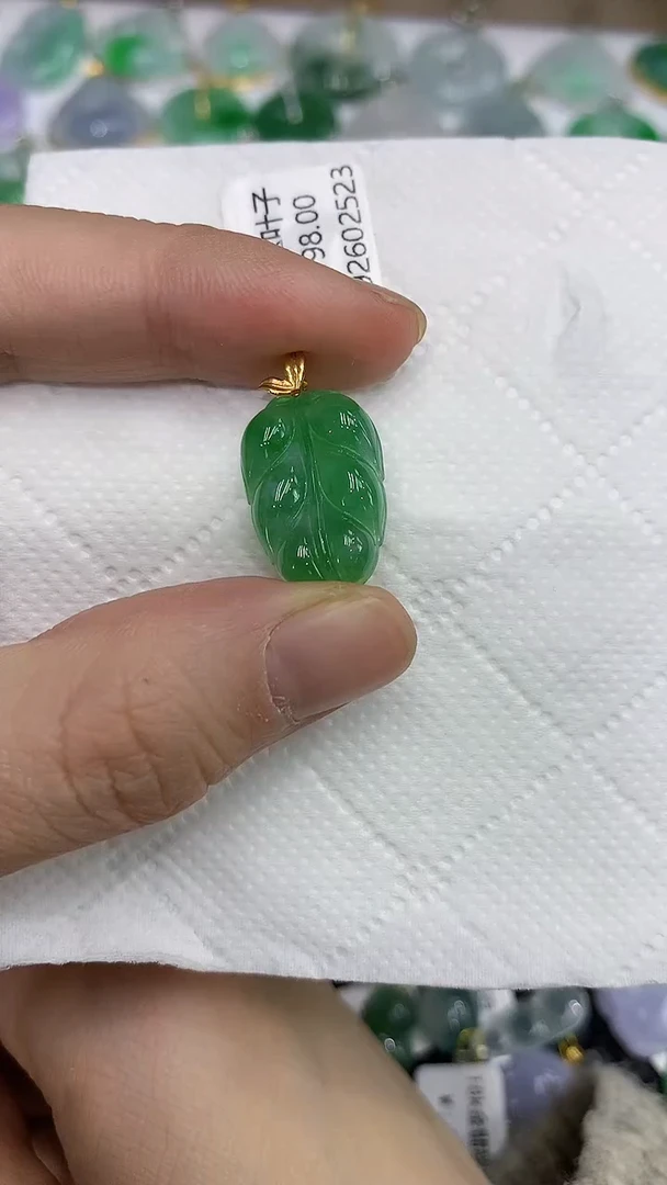 颈饰18K金镶嵌翡翠a货支持复检百元以上9元证书费自理