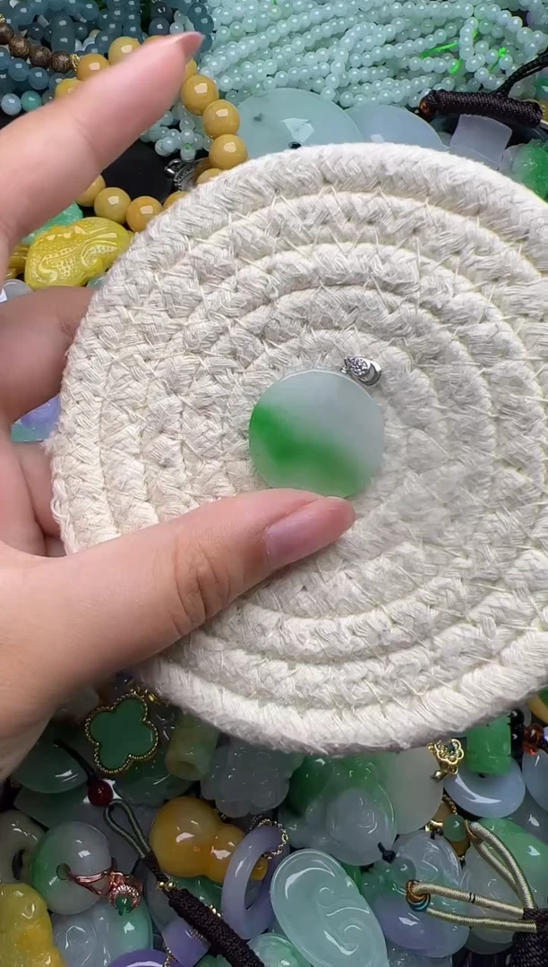 翡翠未镶嵌颈饰天然缅甸翡翠吊坠