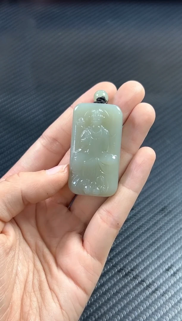 吊坠(赠链)未镶嵌和田玉且末微色差近矿k大势至
