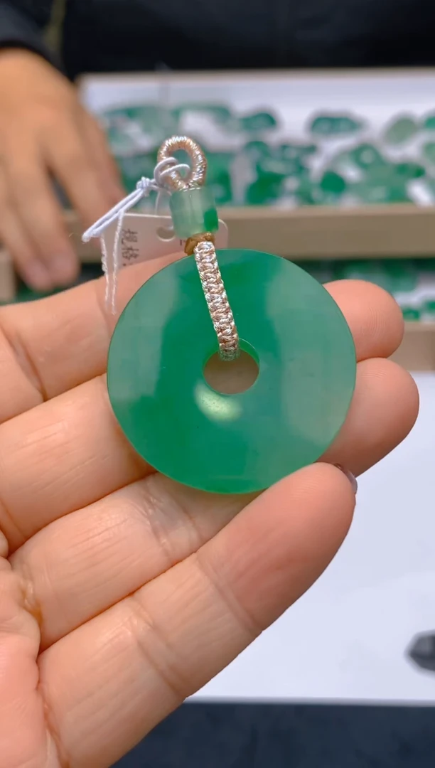 【闪购商品】石英质玉颈饰未镶嵌冰美人非洲翠A货