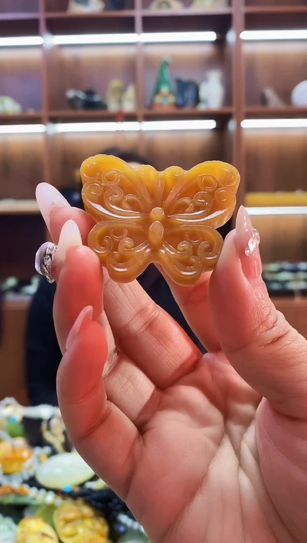 未镶嵌蛇纹石玉吊坠