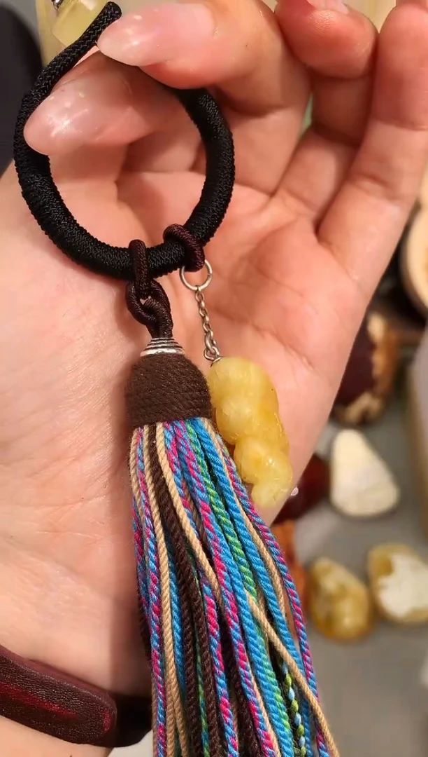 未镶嵌琥珀裸石琥珀