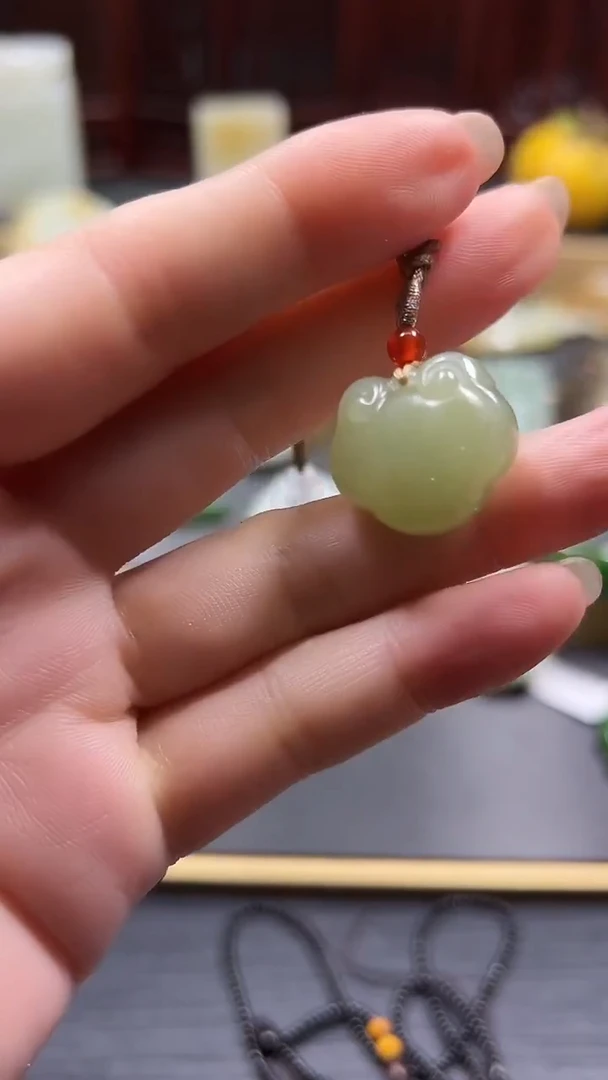 颈饰未镶嵌和田玉精美吉祥如意锁