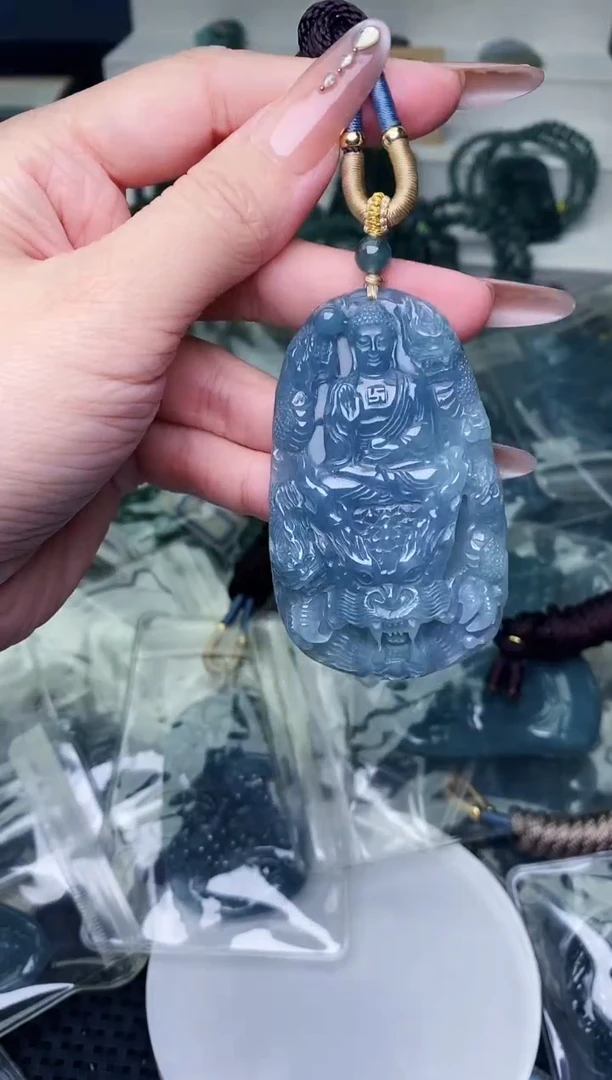 颈饰未镶嵌翡翠