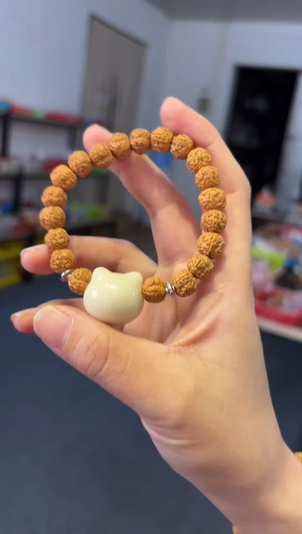 吊坠菩提根/象牙果     金刚猫头