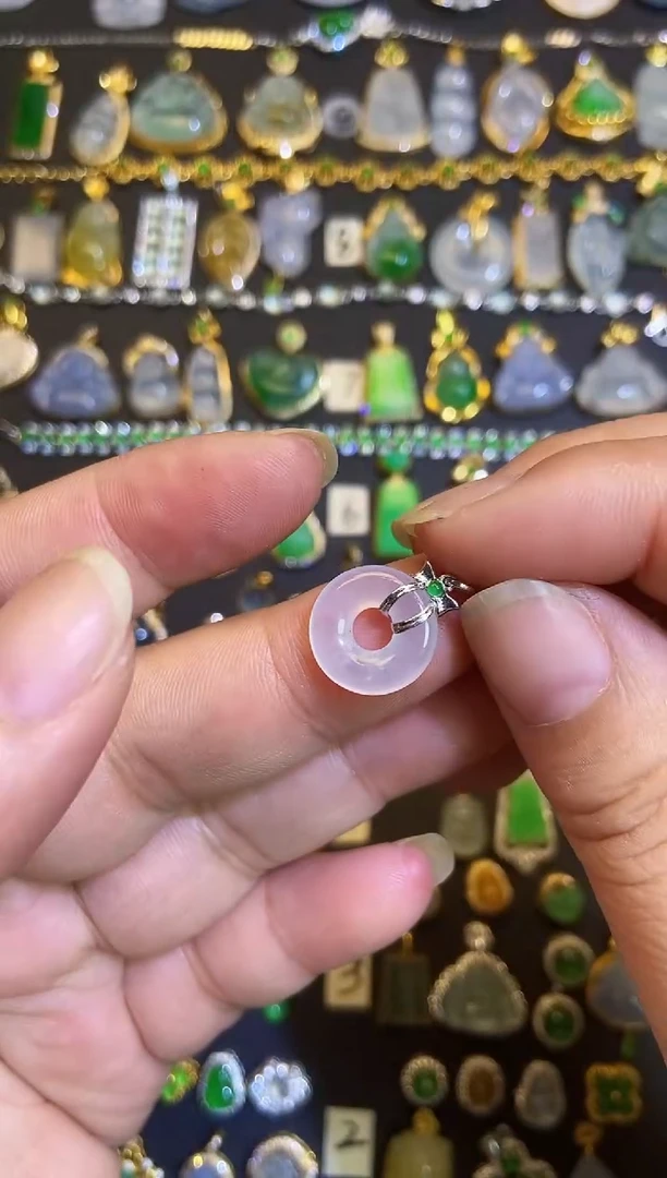 吊坠(不含链)18K金镶嵌翡翠1