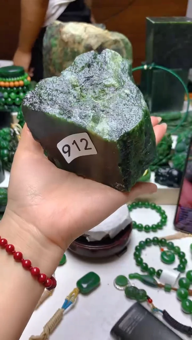 未镶嵌和田玉（碧玉）珠宝半成品1