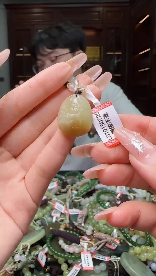 颈饰未镶嵌和田玉和田玉