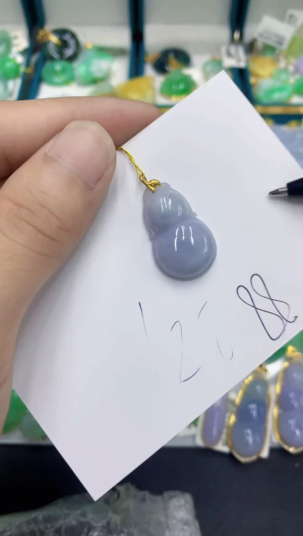 翡翠挂件18K金镶嵌翡翠