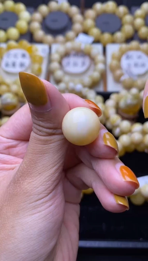 裸石琥珀未镶嵌大小姐珠宝104