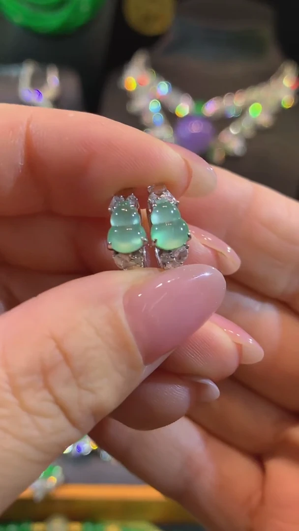 18K金镶嵌翡翠耳饰耳饰