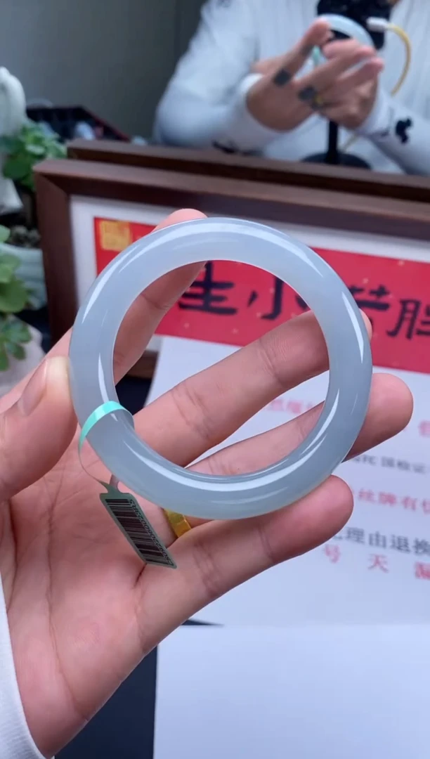 未镶嵌手镯翡翠（天空蓝胖圆条）36号