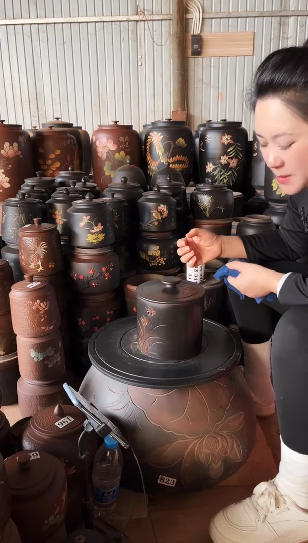 【闪购商品】壶瑕疵茶叶罐 小五饼兰花  340