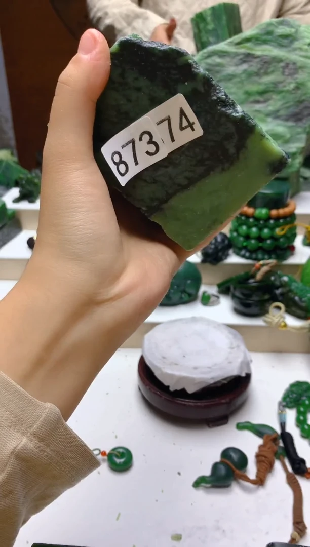 未镶嵌和田玉（碧玉）珠宝半成品1