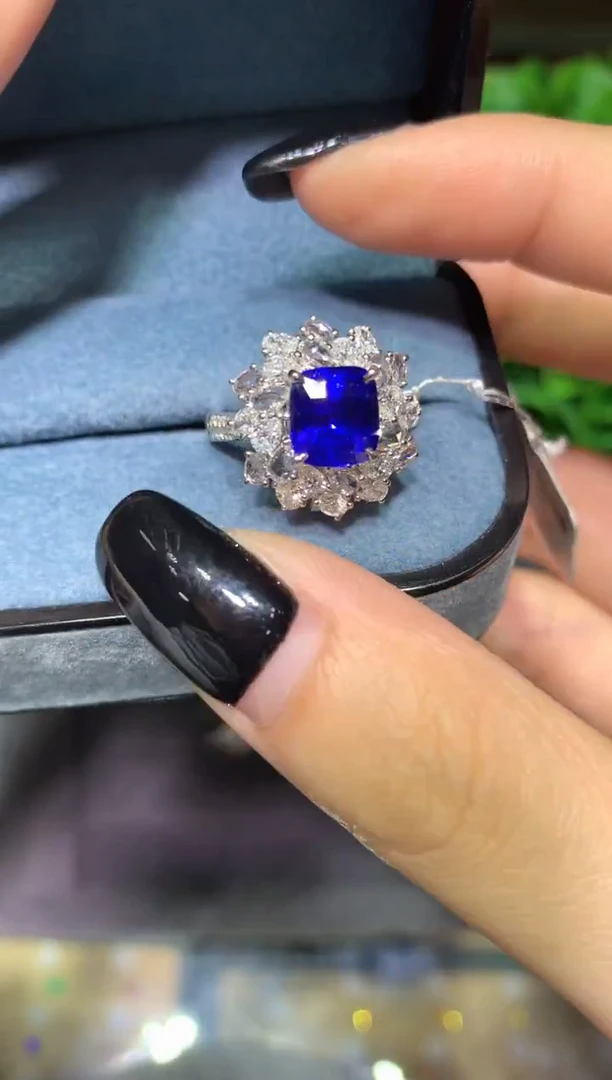 戒指蓝宝石18K金镶嵌3.03CT