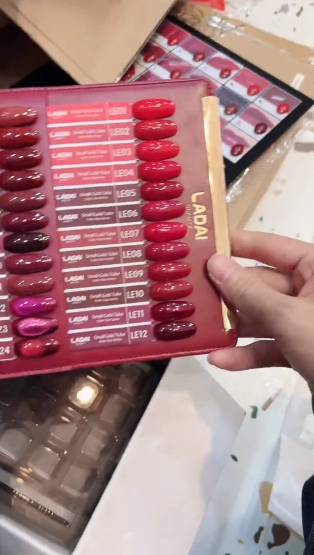 PU拉黛酒红色     24色少2号