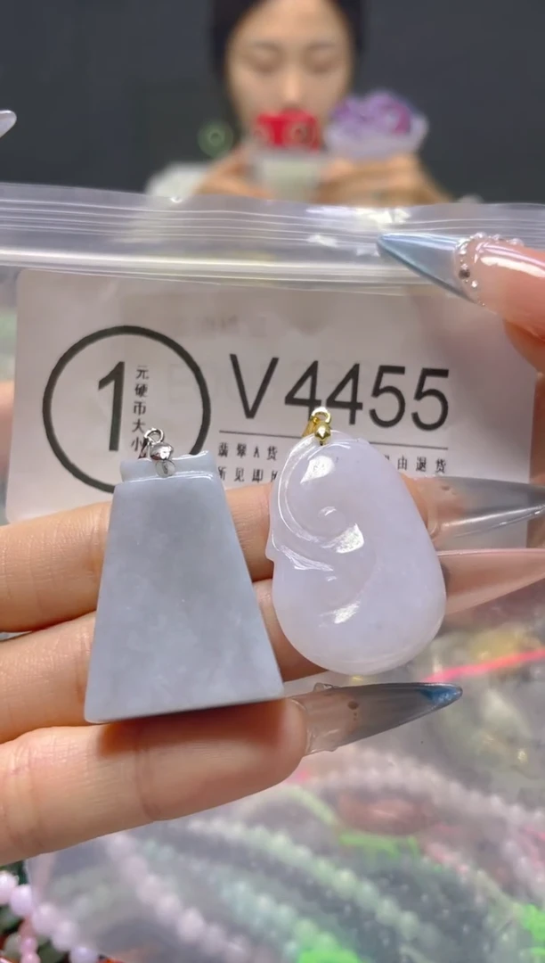 颈饰未镶嵌翡翠/V/翡翠A货，一件也是批发价