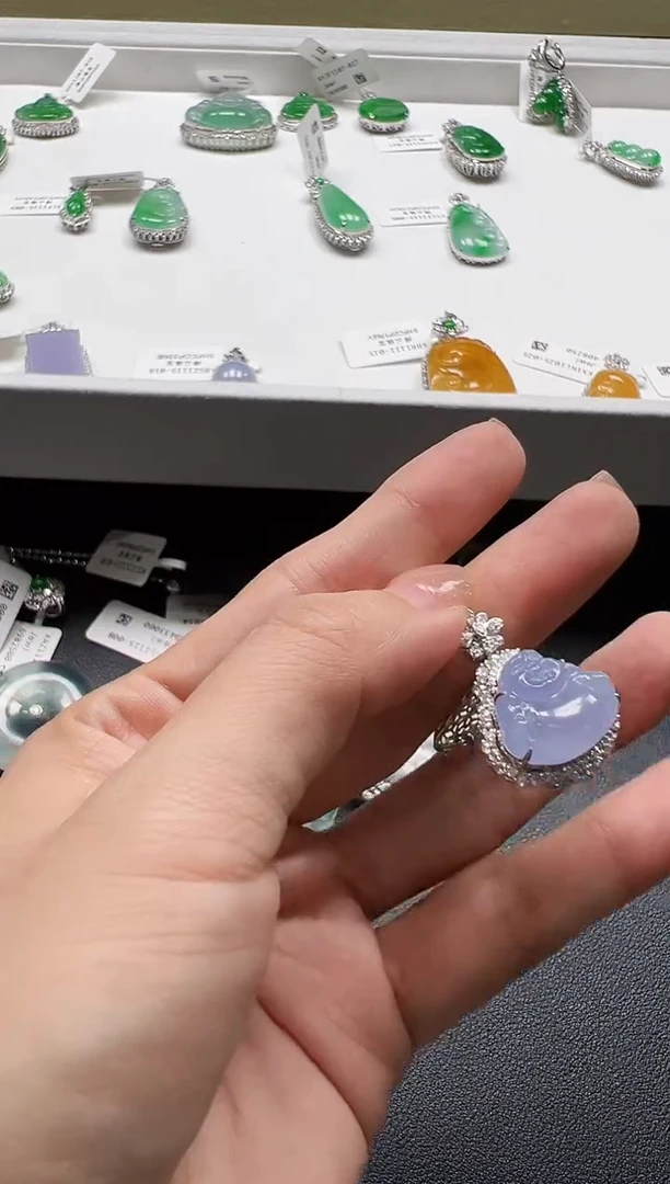 颈饰18K金镶嵌翡翠KBSZ1111-060