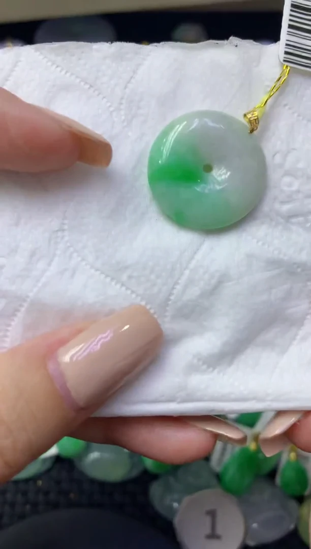 颈饰未镶嵌翡翠天然缅甸翡翠A货