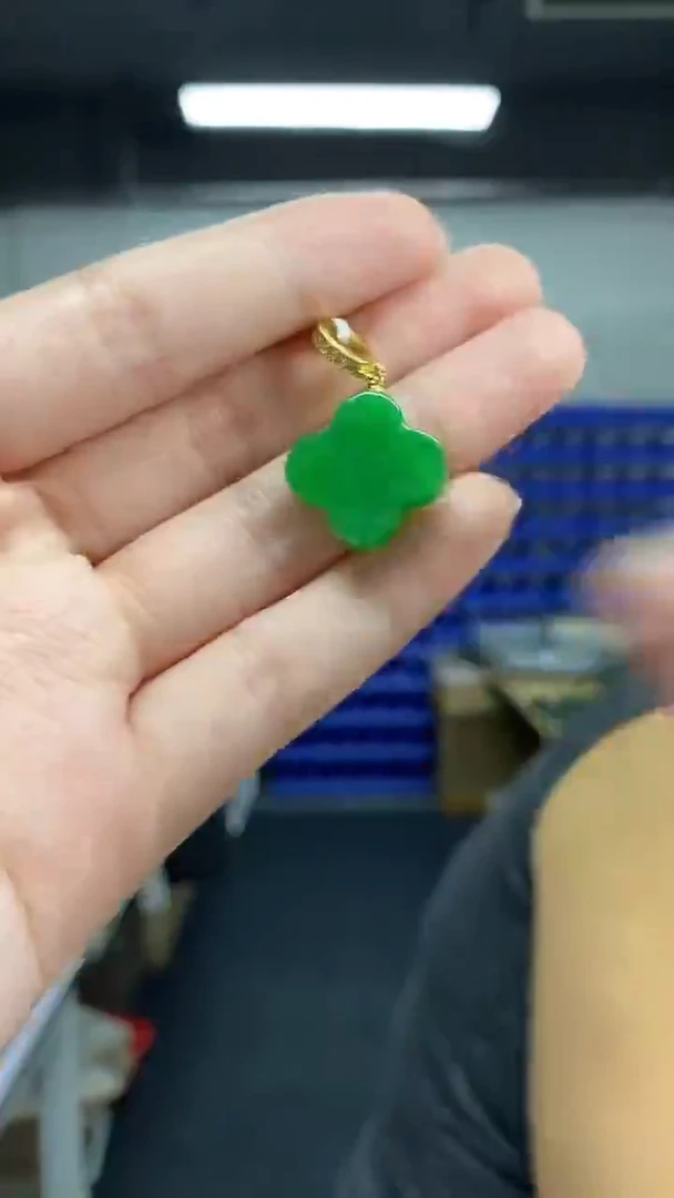 颈饰未镶嵌翡翠多样性发其一颜色微差