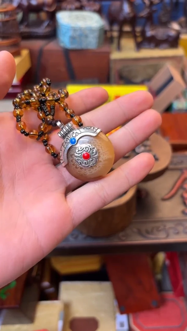 未镶嵌琥珀裸石————————————羊平安扣588