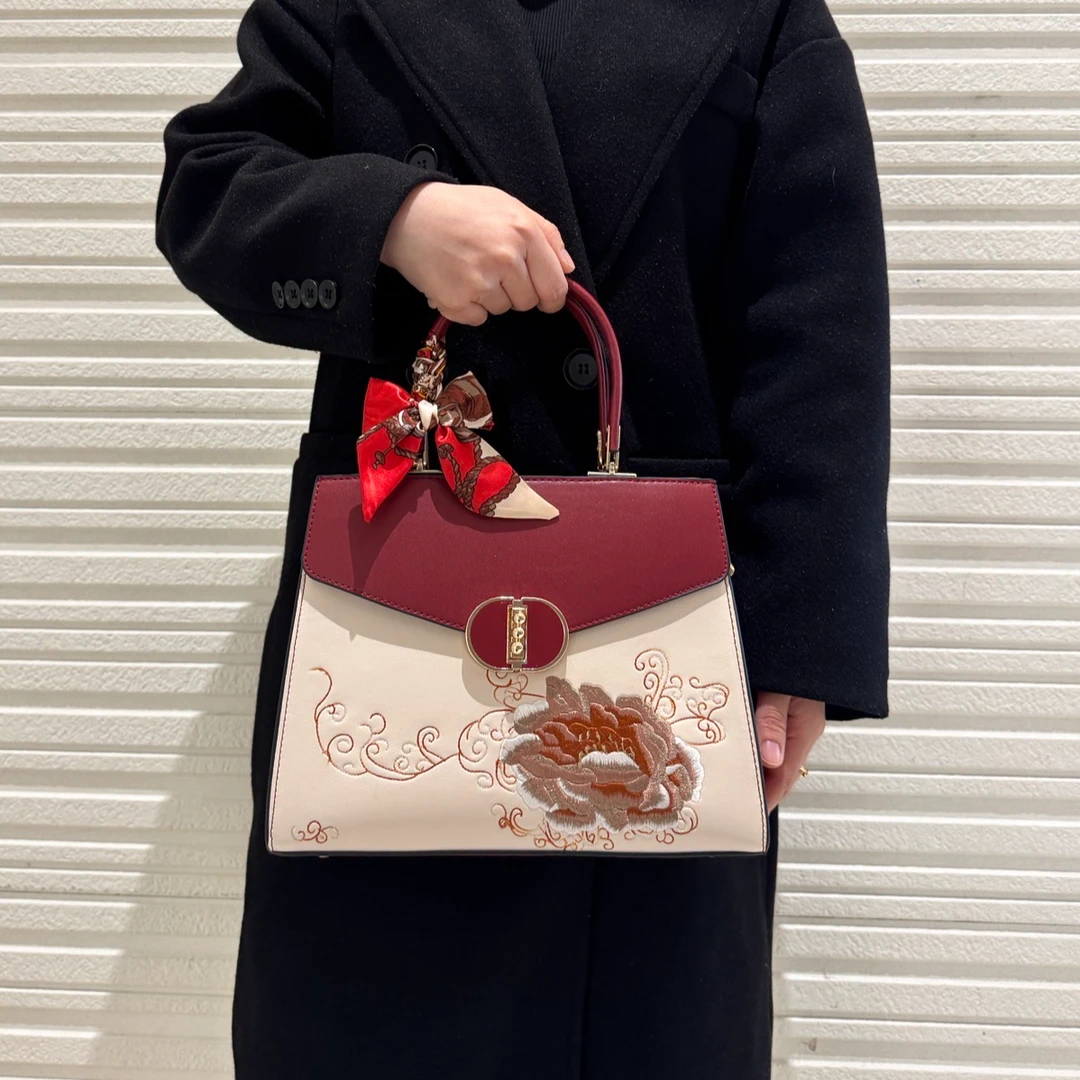 新中式国风刺绣红色包包中年大气妈妈结婚包斜挎婆婆婚礼物手提包