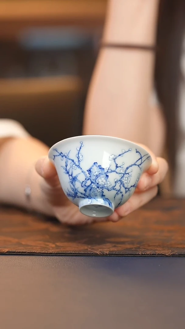 晴山素华寒梅撇口杯