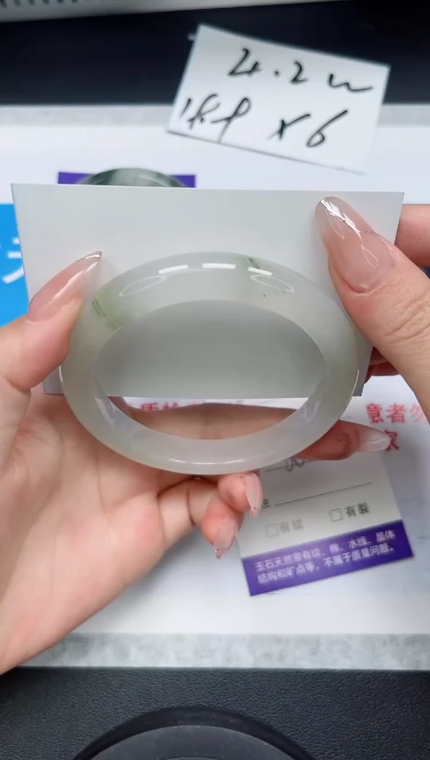 【闪购商品】石英质玉手镯合金162