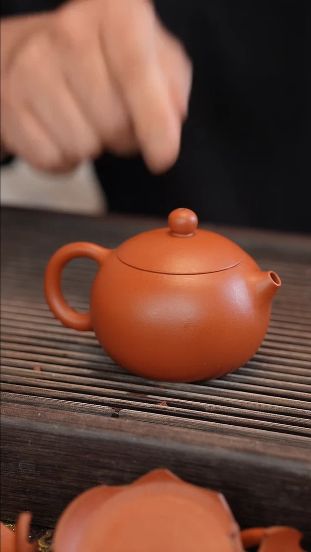 茶壶紫砂微瑕 宽口西施朱泥