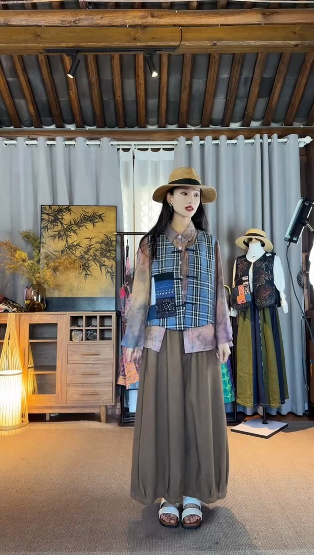 设计师款格子绣片马甲