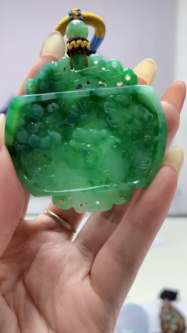 【闪购商品】定制翡翠未镶嵌4902DD-毛货挂件73